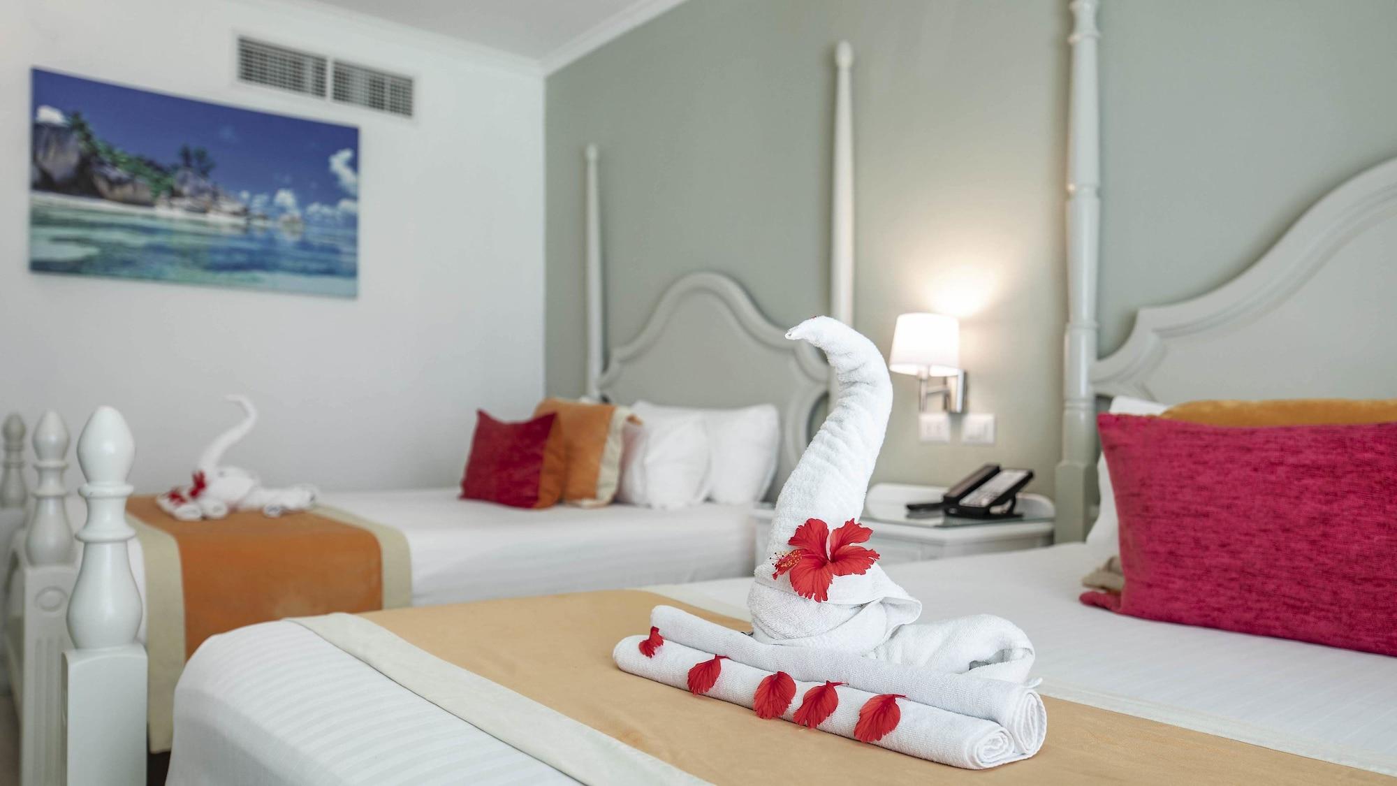 Be Live Collection Punta Cana (Adults Only) Eksteriør billede A towel swan